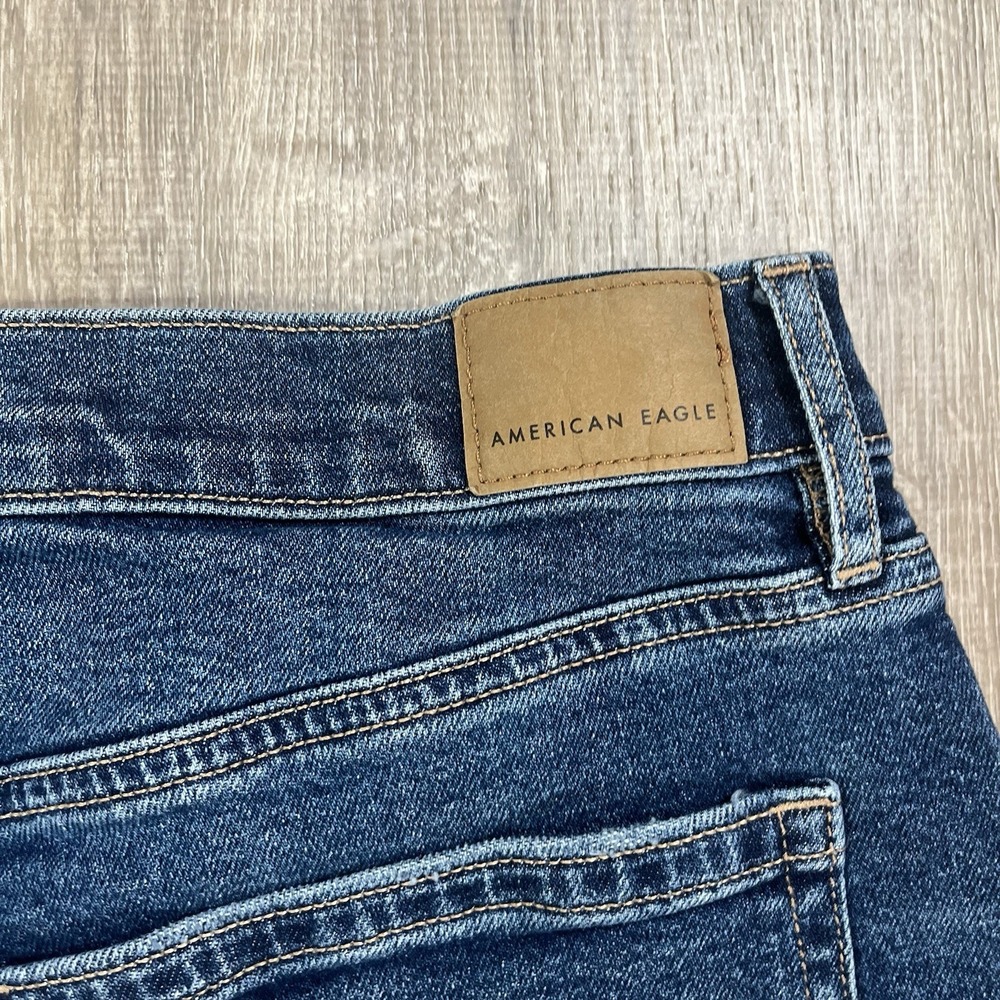 American Eagle Strigid Super High-Waisted Relaxed Denim Short Size 10 - Picture 3 of 9